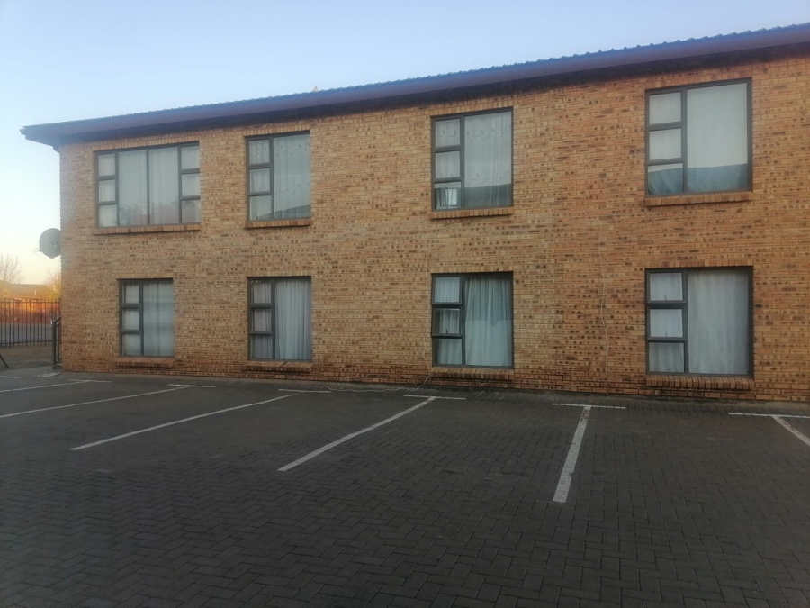 2 Bedroom Property for Sale in Lourierpark Free State